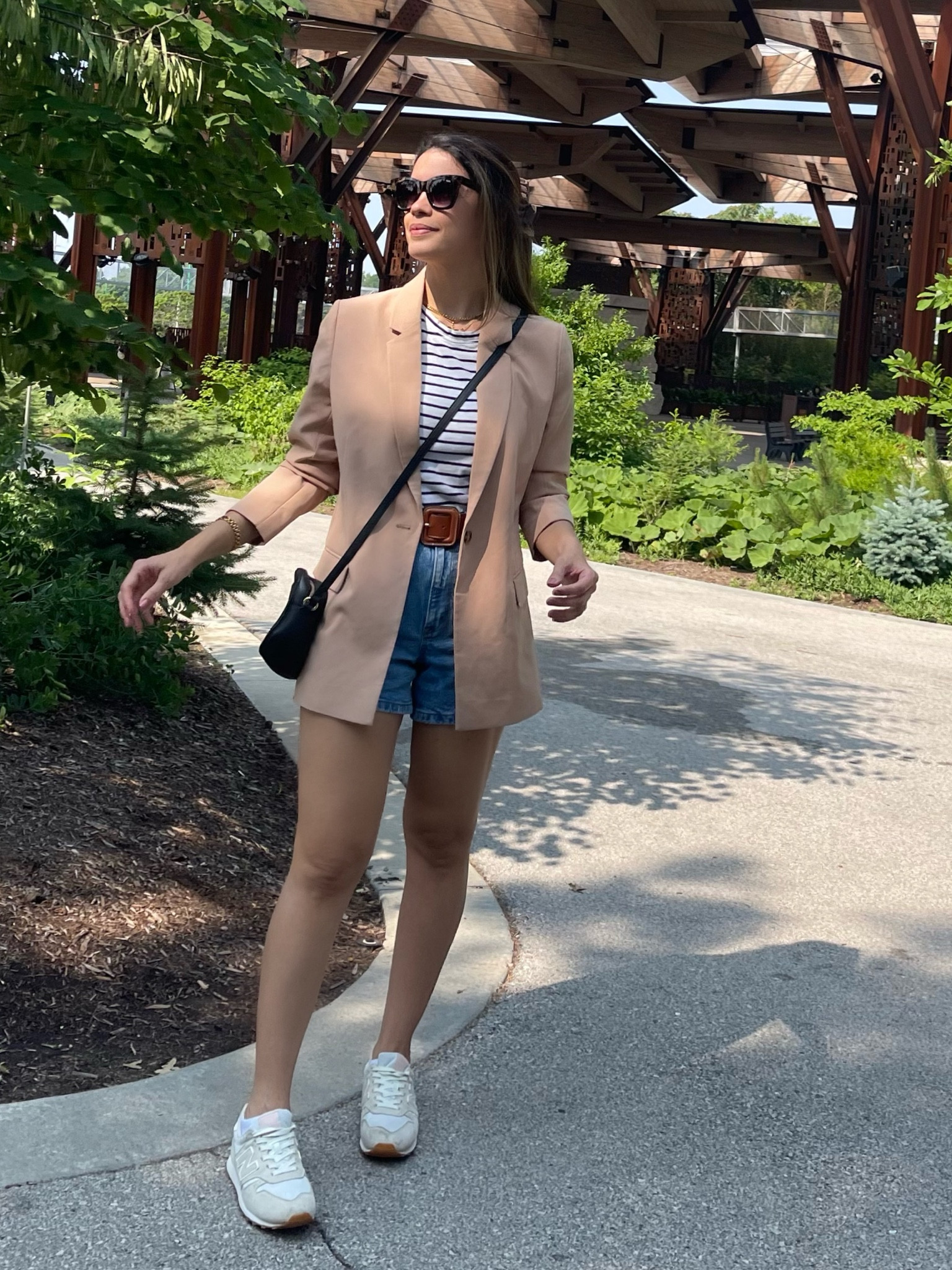 What to wear to the zoo or to a theme park! A third piece will keep you warm in the morning or early evening. You could also wear a utility or jean jacket! 

#LTKSeasonal #LTKtravel #LTKFind