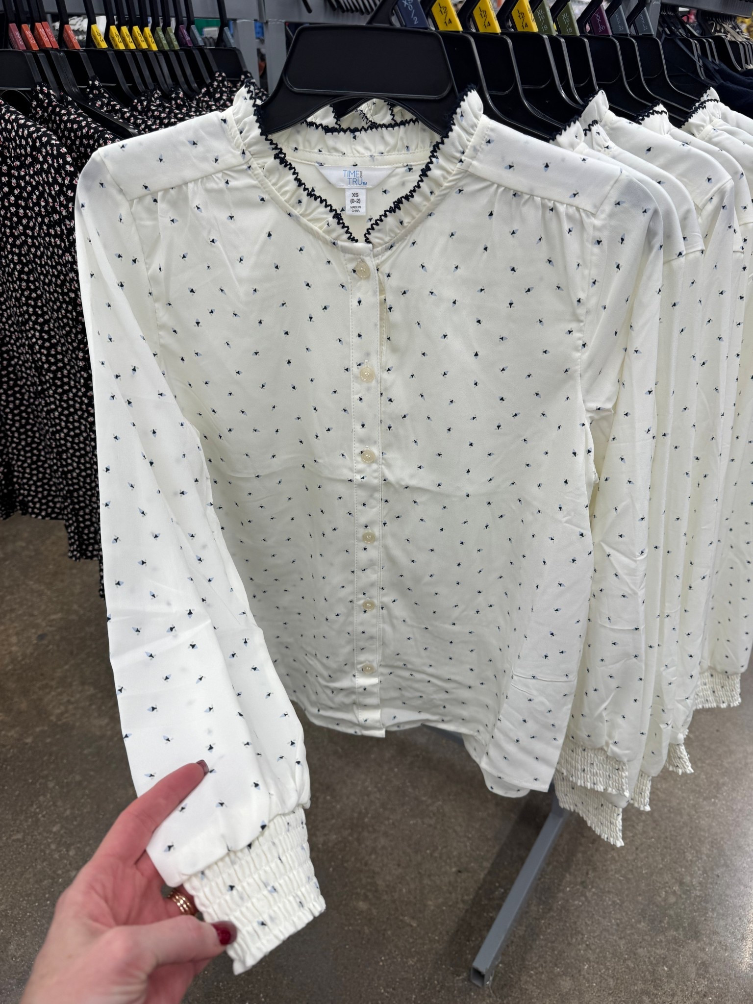 Walmart Time and Tru Women's Ruffle Button Down Blouse with Long Sleeves, Sizes XS-XXXL

#LTKWorkwear #LTKgrwm #LTKootd