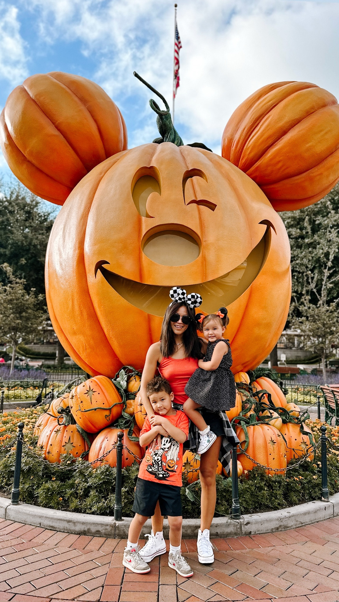 Halloween at Disneyland OOTD! Colton’s shorts are the BEST shorts for toddlers and little boys - super lightweight, easy to clean, and inexpensive!! Charlotte’s dress is from @californiapeachboutique and is the absolute cutest. #halloween #disneyland #disneyootd #momof4 #momstyle

#LTKTravel #LTKHalloween #LTKKids
