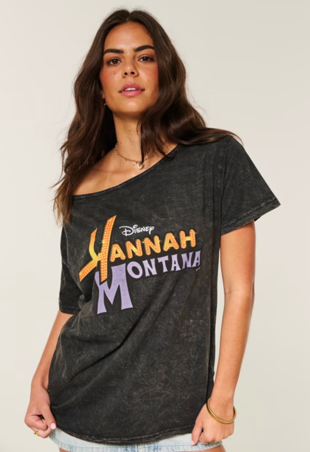 And my millennial heart is so happy about the Hannah Montana x Hollister collection 🥰 I fear I will need that tee

#LTKBeauty #LTKSeasonal #LTKootd