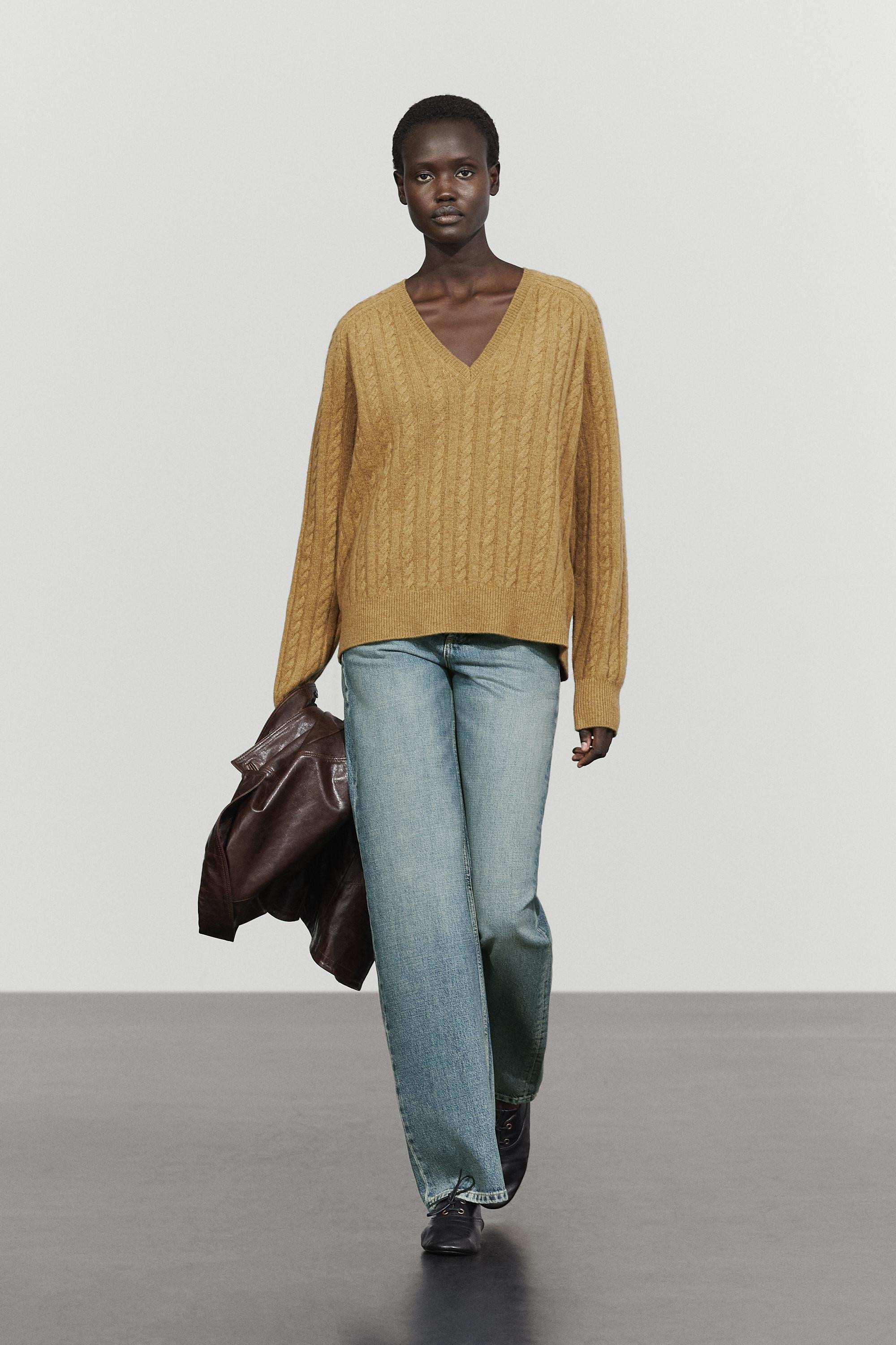 Wool blend cable-knit sweater | Massimo Dutti UK