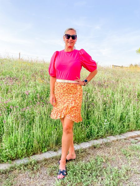 Outfits of the week

Barbecue ready in a pink puff sleeve Silvian Heach top, a yellow printed ruffle skirt (old, Scapino), black sandals and a vintage Moschino belt. 

#LTKeurope #LTKcurves #LTKstyletip