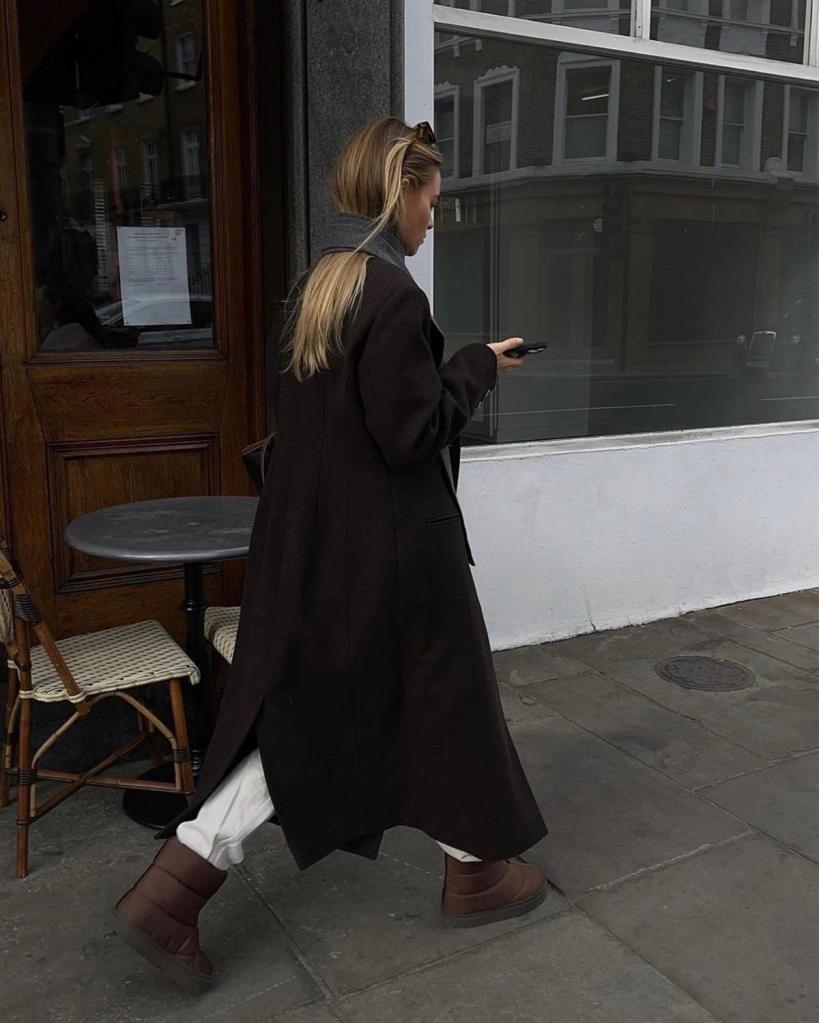 Winter outfit idea, long brown wool coat, padded snow boots, trench coat, city outfit, warm outfit inspo, cashmere scarff

#LTKShoeCrush #LTKSeasonal #LTKStyleTip