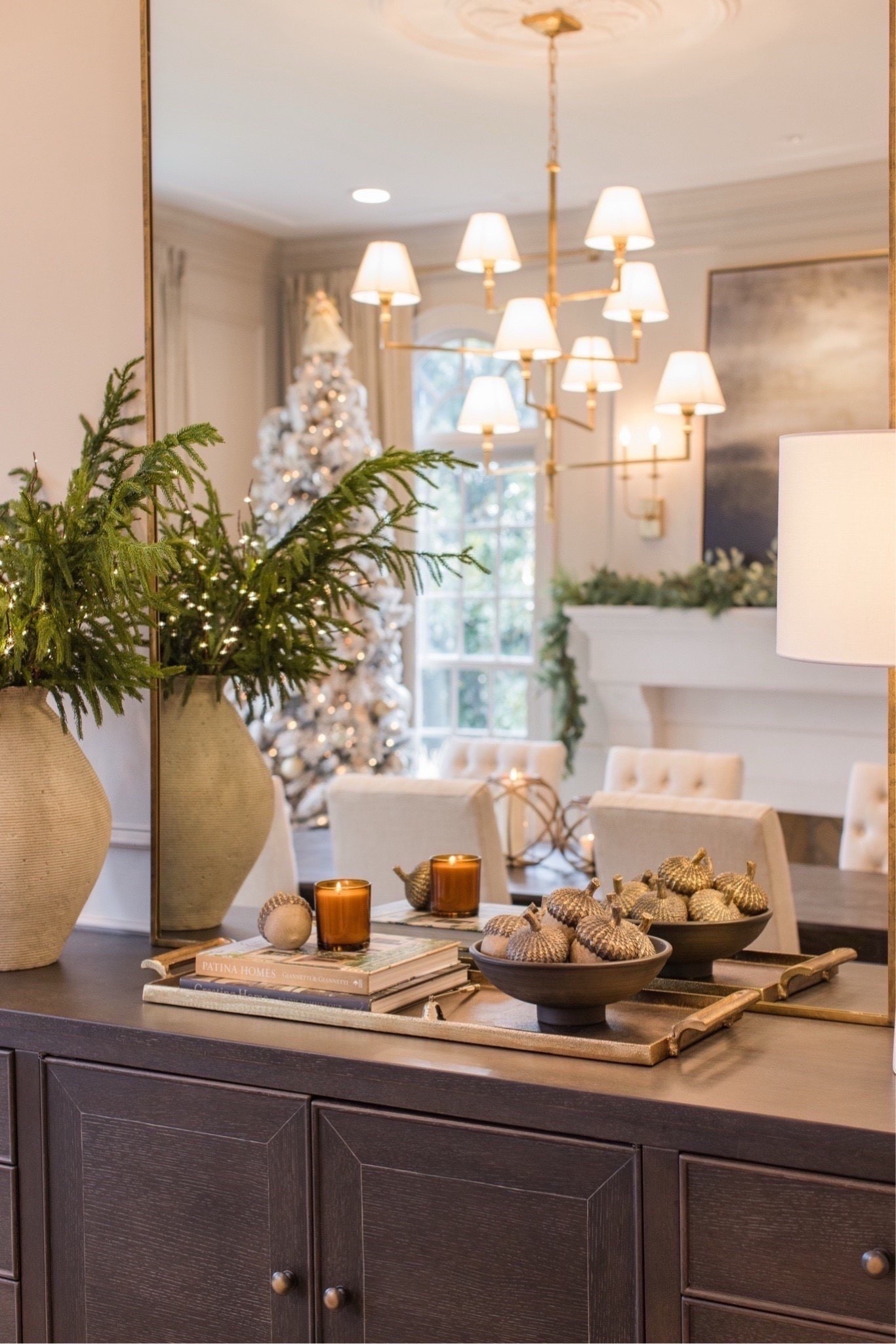 Winter Dining Room

Winter  Winter decor  dining room  dining room decor  winter home  home decor  kitchen decor  winter kitchen  ArchedManor

#LTKHome #LTKHoliday #LTKSeasonal