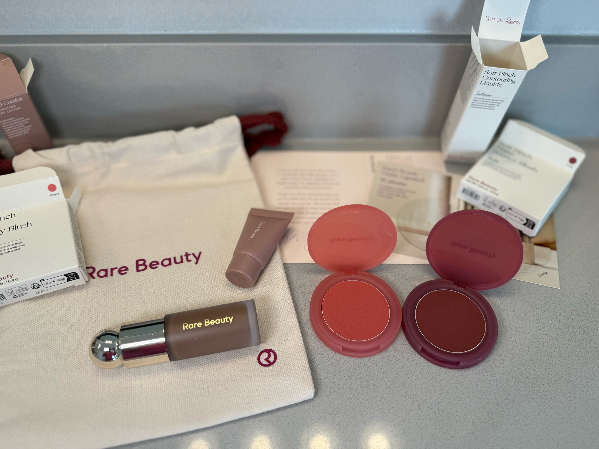 🎀 Rare Beauty 🎀

Kind Words Matte Lipstick Sample Card 

Find Comfort Hydrating Body Lotion Deluxe Sample

Soft Pinch Matte Bouncy Blush - Happy 

Soft Pinch Liquid Contour - Solace

Soft Pinch Matte Bouncy Blush - Truth 

#LTKItBag #LTKWatchNow #LTKBeauty