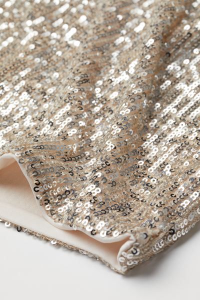 Sequined Top
							
							$24.99 | H&M (US + CA)