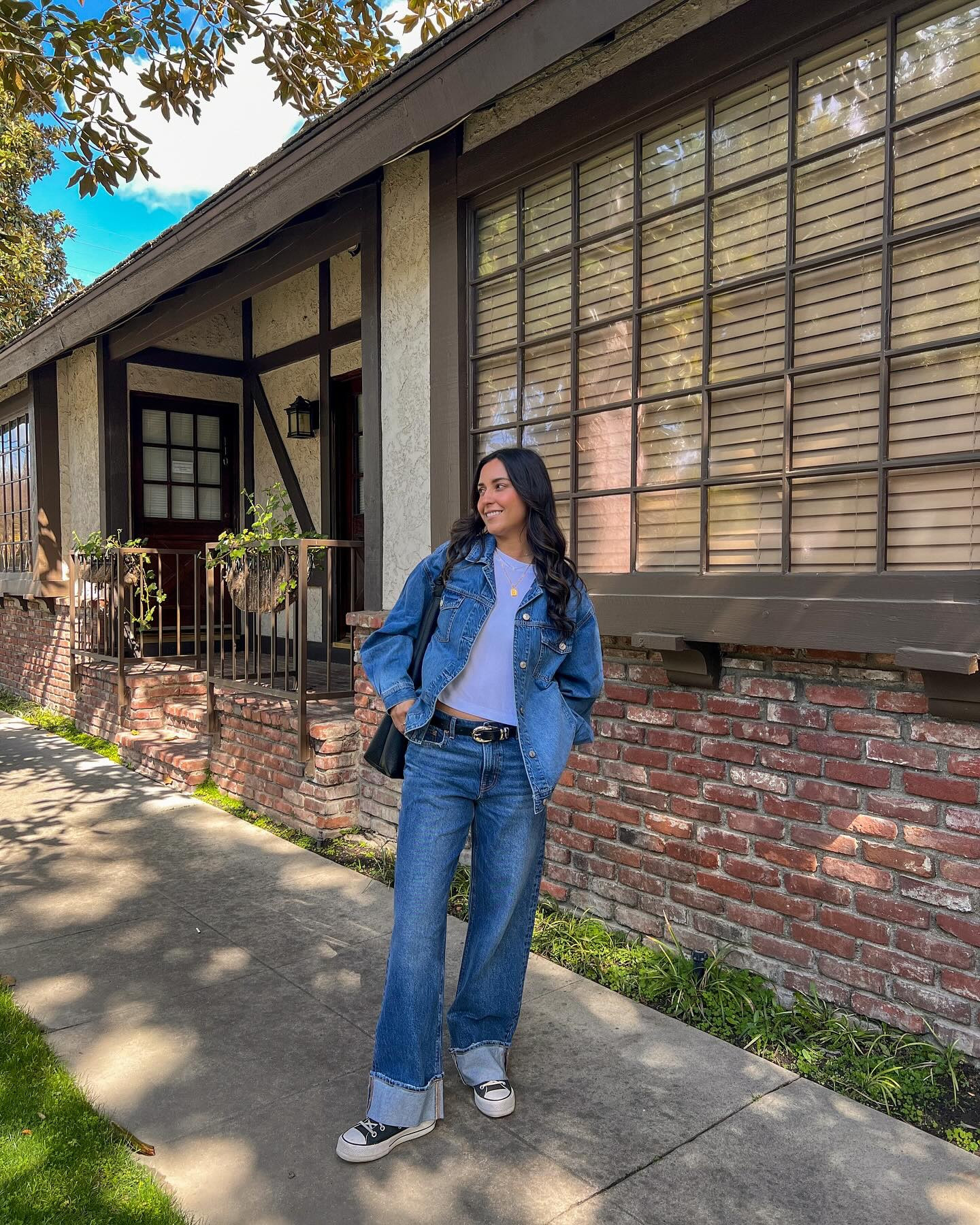 We love a denim on denim look 💙🦋🔷
-
@americaneagle #AEGifted #AEJeans 
.
.
American Eagle, spring outfit, spring look, spring ootd, spring inspo, denim on denim, easy outfit, casual outfit, easy ootd, Pinterest inspired, Latina creator