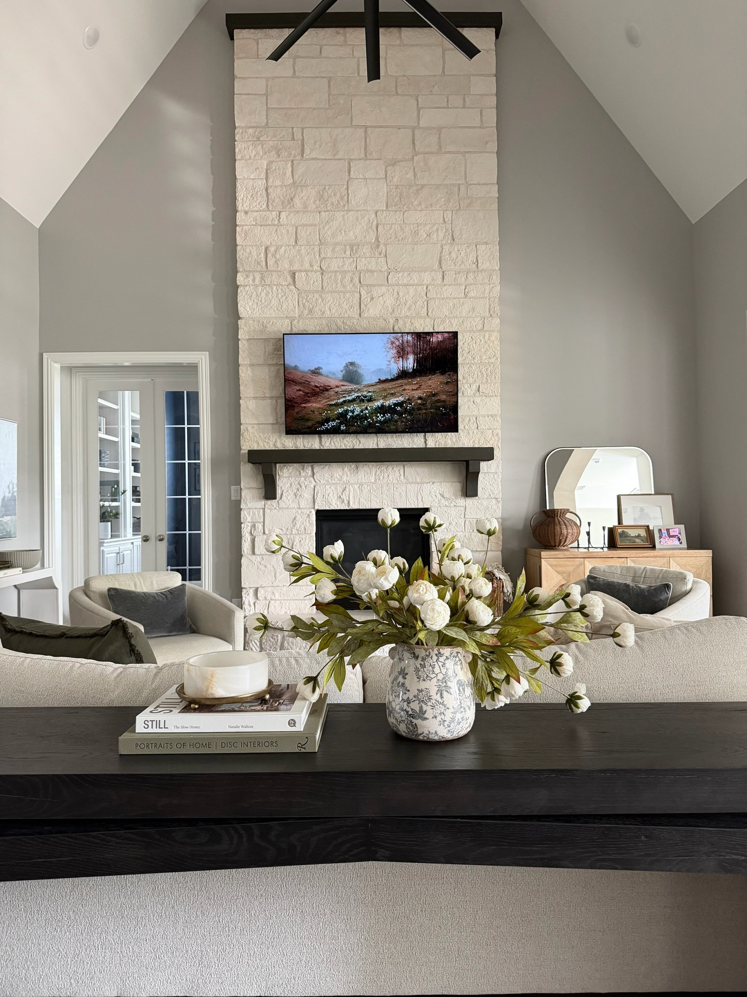 Intentional styling to make your home feel warm & inviting! 

@Wayfair 

 #neutralhome #crisphome #timelessstyle #wayfair #neutraldesign

#LTKHome #LTKSeasonal #LTKvlog