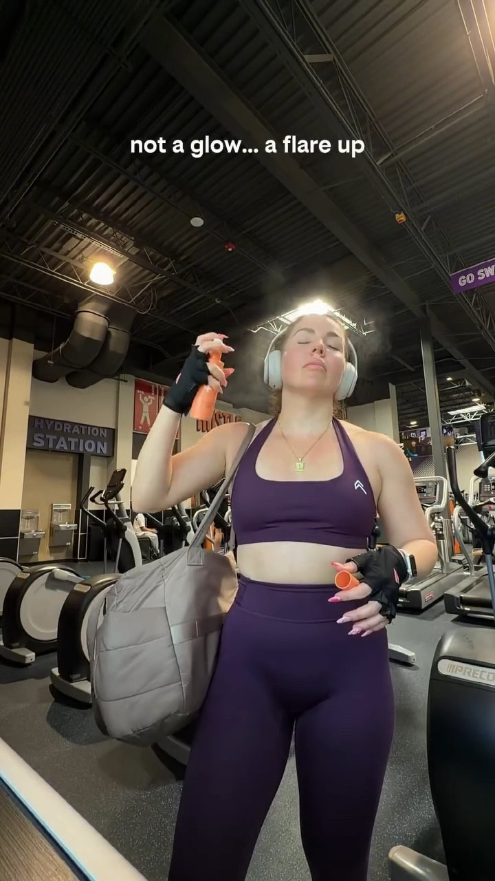 Going to the gym is supposed to be self-care…
but if you have rosacea, sometimes it just triggers your skin instead 😅 
my face used to stay red and irritated for HOURS after working out
until I started using hypochlorous acid during + after

it’s one of the only things that actually calms my skin down right away
and keeps my flare ups from getting worse @peachandlily 

#rosaceaskin #sensitiveskinroutine #gymgirly #rednessrelief #skincaretips

#LTKBeauty #LTKselfcare #LTKSaleAlert