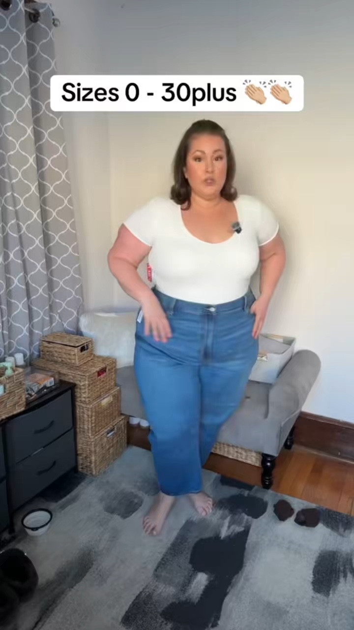 Absolutely love these slight barrel jeans!! I believe they size up to 30 or more. Last time I checked they were on sale for a great price too! 

#jeans #barreljeans #springjeans #springclothes #plussizejeans 

#LTKPlusSize