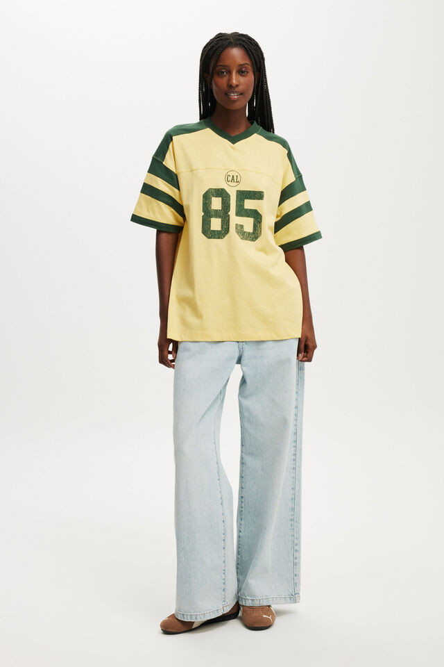 V Neck Retro Graphic Boxy Tee | Cotton On (US)