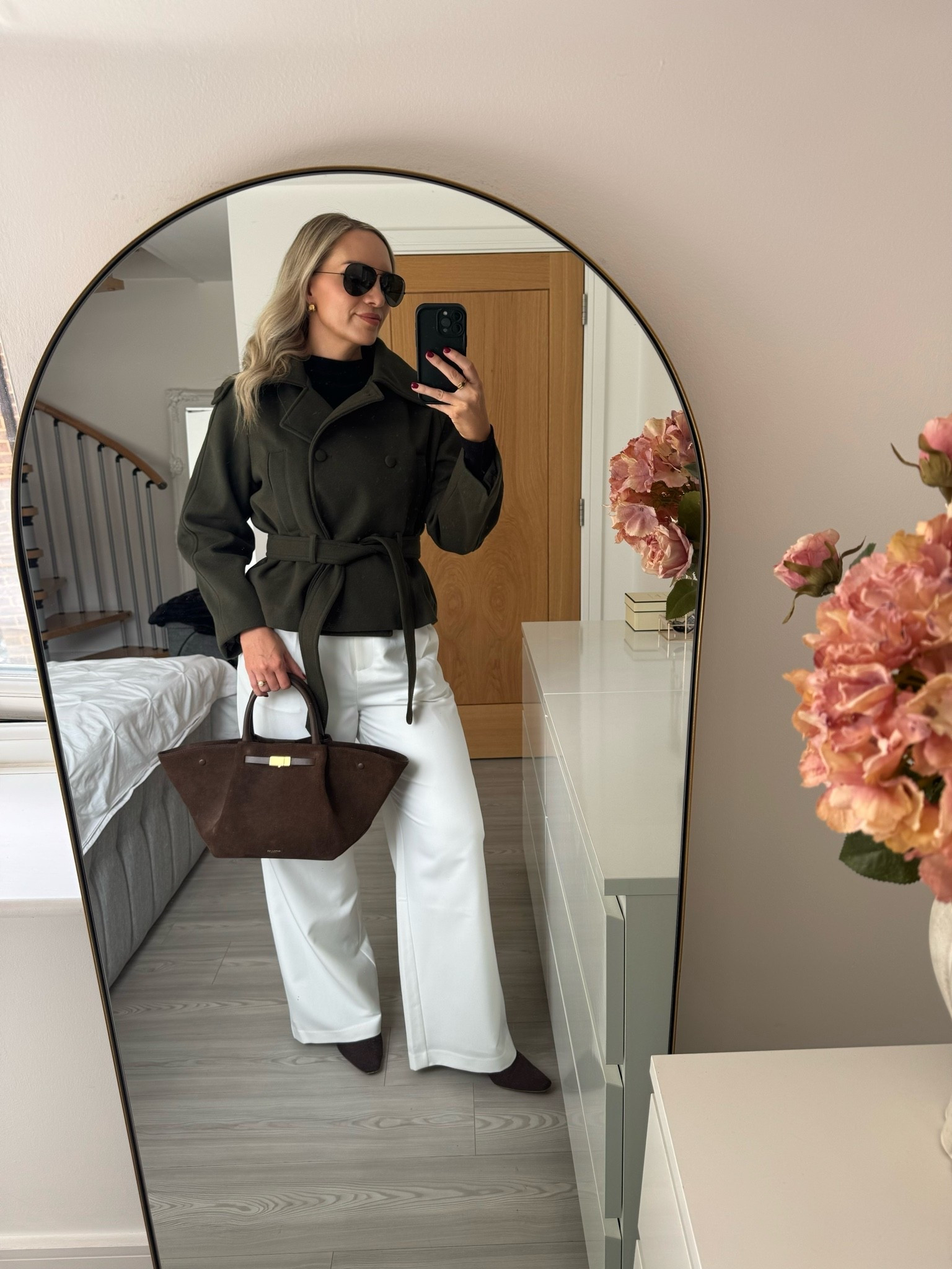 A smart casual outfit idea perfect for complementing your curves 🫶🏼

I’m wearing a size medium in the trousers and a small/10 in the top and jacket

#LTKautumn #LTKFashionMonth #LTKstyletip