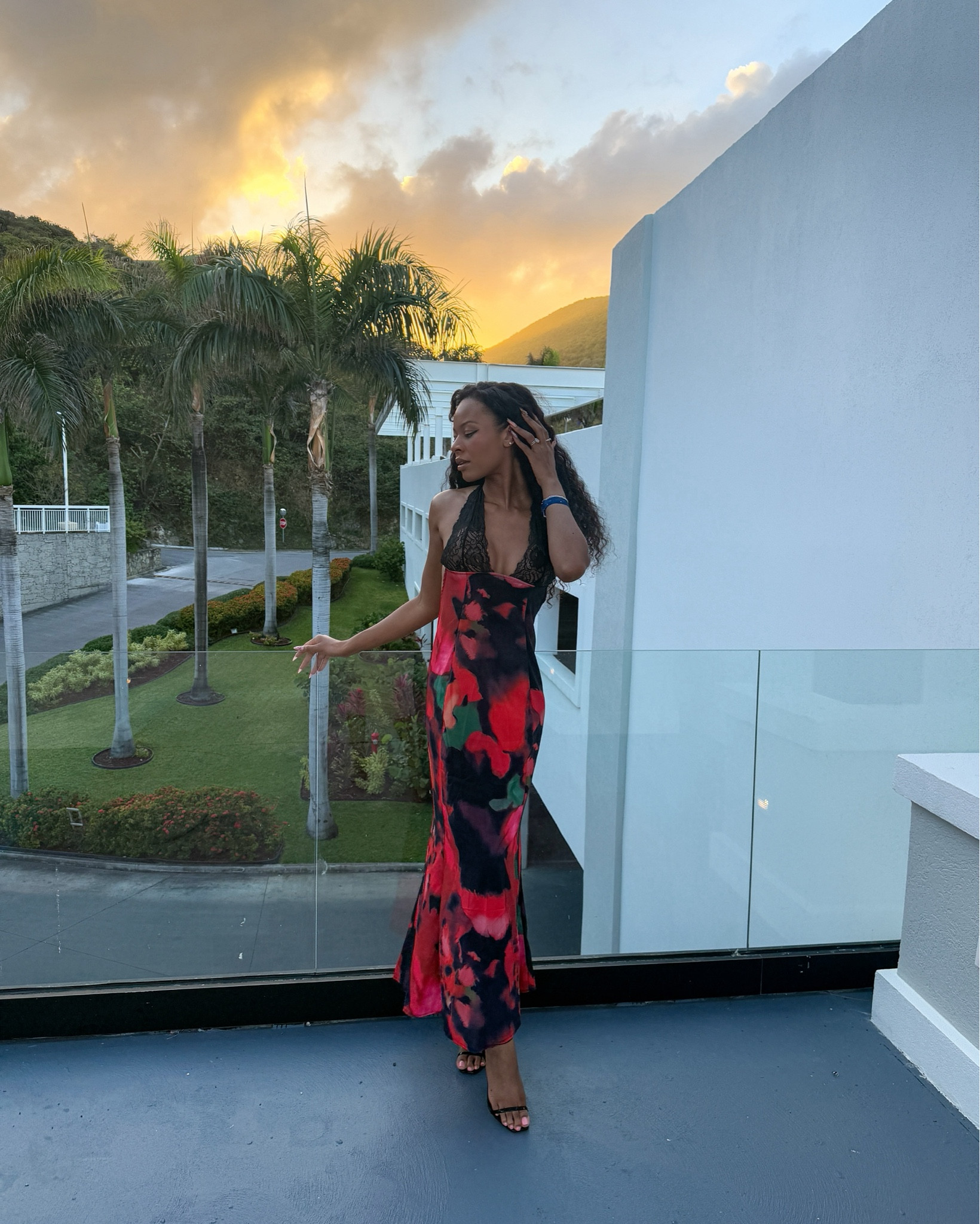 This maxi dress was a neck breaker during my vacation in St Maarten 🏝️  I’m 5’9 wearing size S Vibes
#SpringBreakOutfit
#VacationOutfit
#ResortWear
#TropicalStyle
#SummerVacationLooks
#TravelInStyle
#VacationWardrobe

#LTKFindsUnder50 #LTKTravel