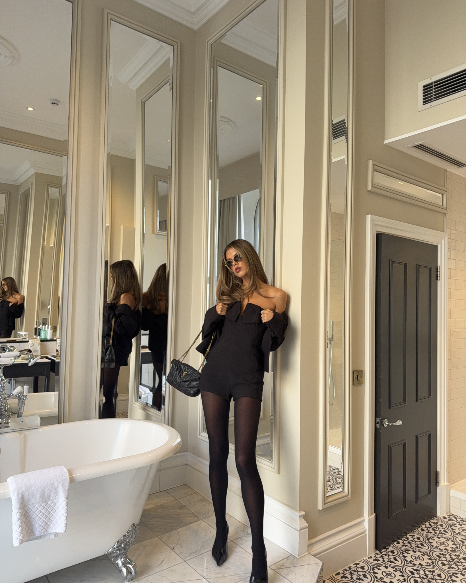 The most insane corporate slay outfit to exist !!! I’ve linked the products below! I wear a size XS playsuit and a S blazer x 