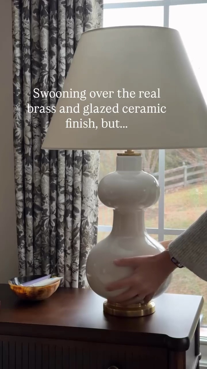 I think they were made for this room 🤌🏻 I’m a sucker for a gorgeous shape and a tapered shade.😍 comment below I’ll send you the details on these Nancy Meyers inspired table lamps!