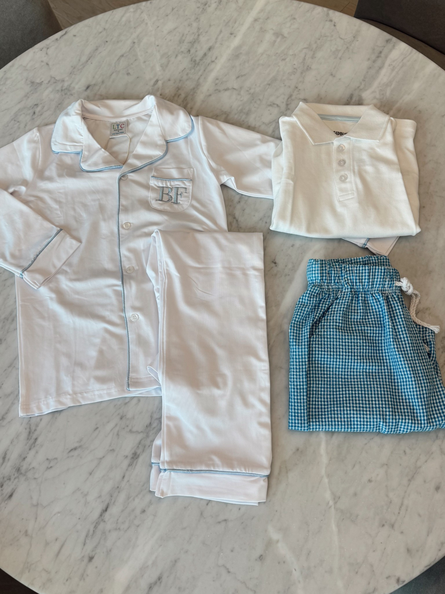 Personalized children’s clothing! I am swooning over these pajamas😍

Personalized clothing, custom pajamas, toddler fashion, little boy outfits 

#LTKBaby #LTKKids #LTKFamily