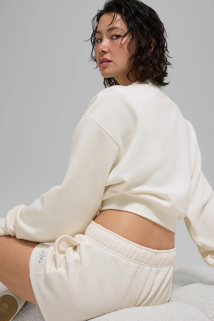 Cropped Accolade Crewneck - Light Provence Blue | Alo Yoga (US)