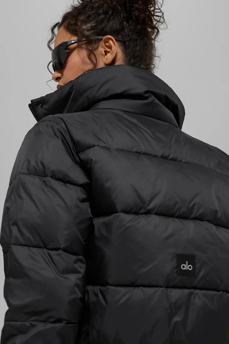 Gold Rush Puffer - Black | Alo Yoga (US)