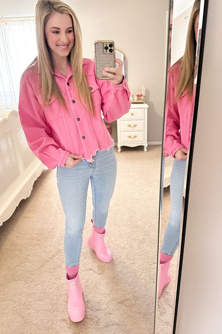 Spring outfit. Spring 00TD. Outfit of the day. Pink Cordaroy shacket, Abercrombie and Fitch, skinny jeans, hunter play rain boots. Pink rain boots. Spring fashion. 

#LTKSeasonal #LTKshoecrush