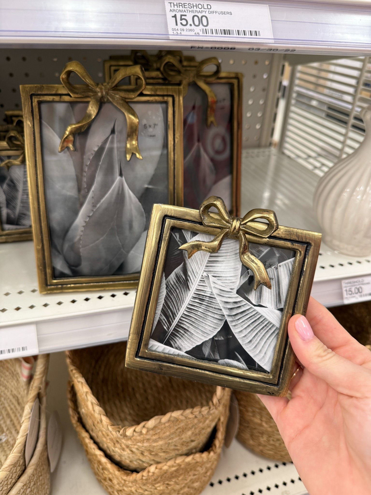 Gold bow frames at Target 

#LTKSeasonal #LTKdayinmylife #LTKHome