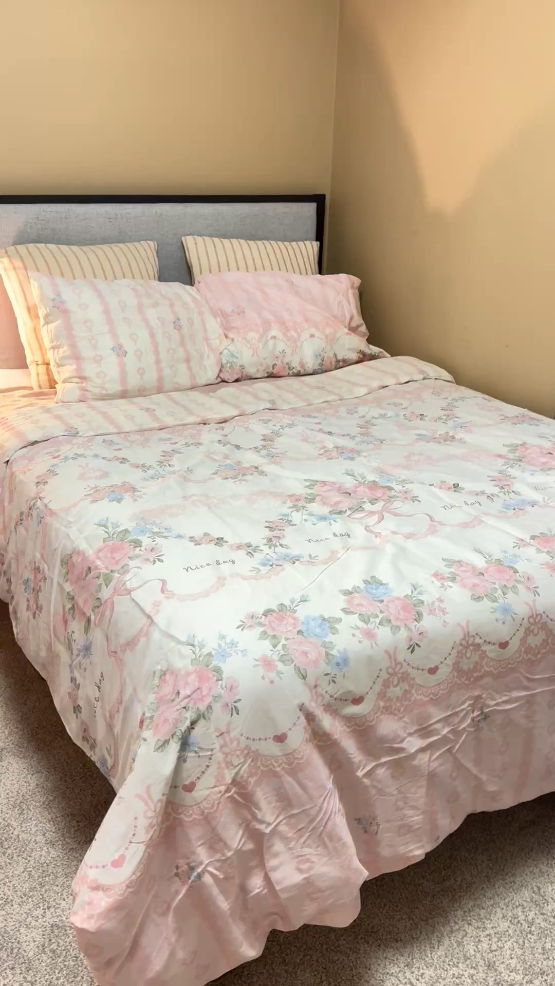 This bedding set made my room feel straight out of Pinterest 🌸🎀
The prettiest soft pink floral print, lightweight for the perfect cozy feel, and the quality is SO good for the price 🤍✨

If you love that cute feminine/coquette aesthetic… you need this duvet cover set 😍
The zipper closure also makes putting everything together sooo much easier 🙌🏼

Linked on my LTK 💕
#LTKHome #PinkRoomDecor #CoquetteRoom #BedroomInspo #FloralBedding #HomeFinds #AestheticRoomDecor

#LTKSaleAlert #LTKHome #LTKSeasonal