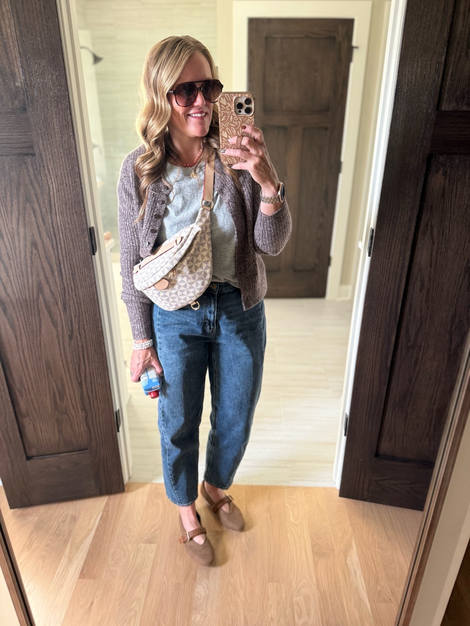 Today’s OOTD! 
Tops and flats TTS, denim size down 1-2 sizes.