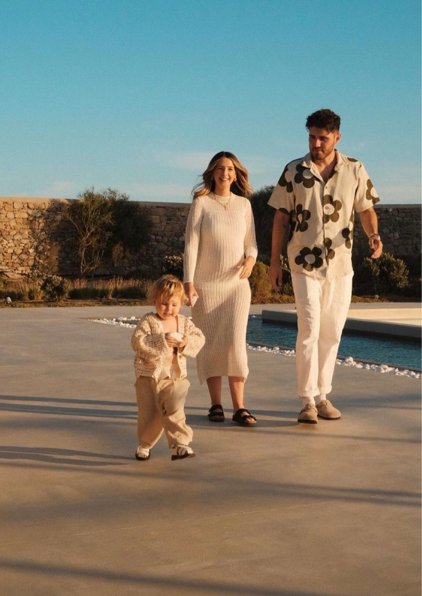 Long sleeve maxi knit ribbed dress, black sandals 

#LTKHoliday #LTKeurope #LTKSeasonal