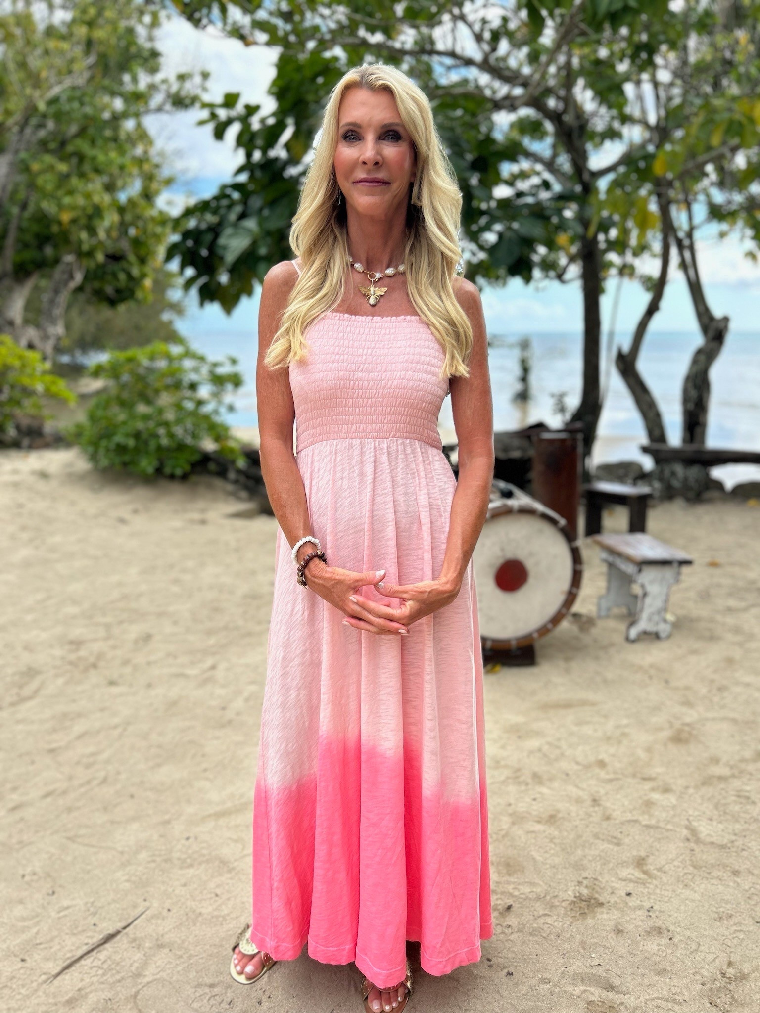 Take us back to the Golden Bachelorette in dreamy Tahiti🌺 Joan made major waves in this ombré smocked dress!
 

#LTKStyleTip
