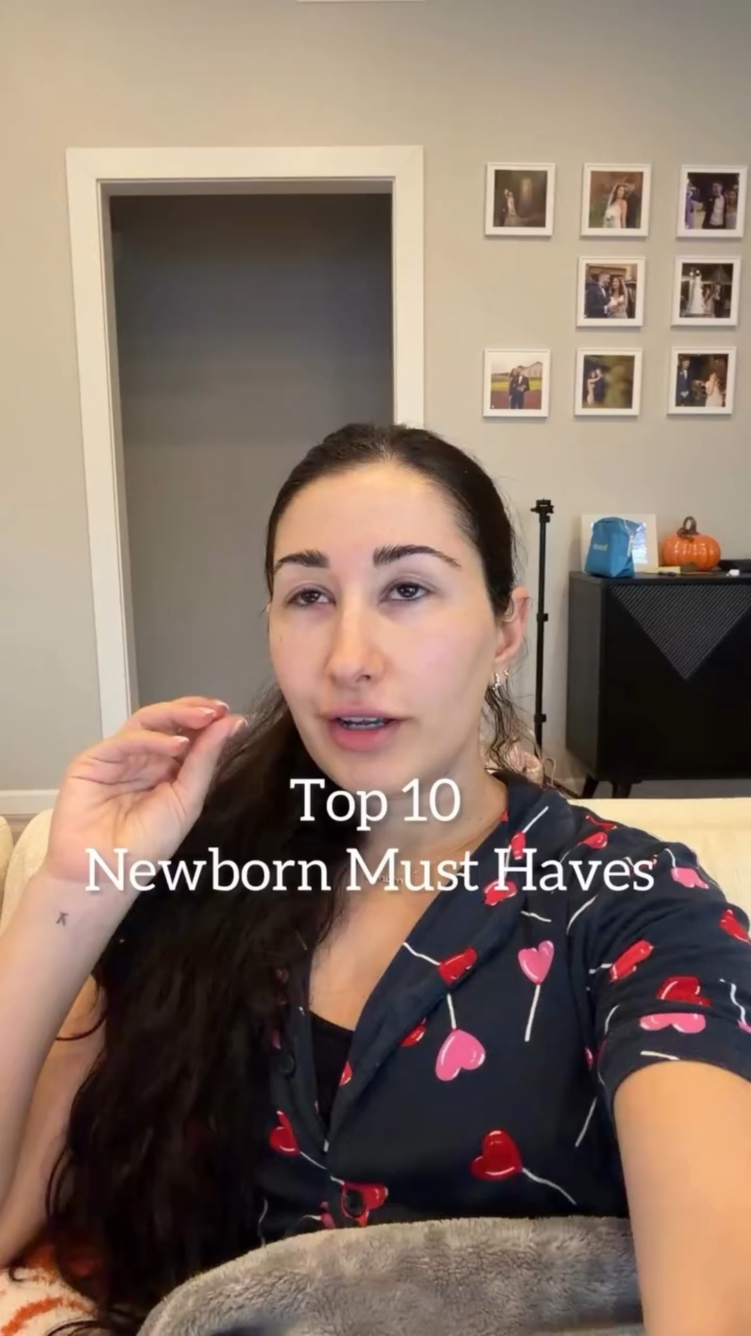 My top 🔝 10 newborn must haves!
@owletcare sock- promo code DRKHATCHOWLET25
@hatchforbabysleep travel sound
@happiest_baby bassinet
@babybrezza bottle washer
Comfy recliner @babyletto 
Keekaroo changing pad 
Fun play gym @skiphop 
Lots of burp cloths!
@mytinytraveler 

#newbornessentials #newbornmusthaves #pregnant