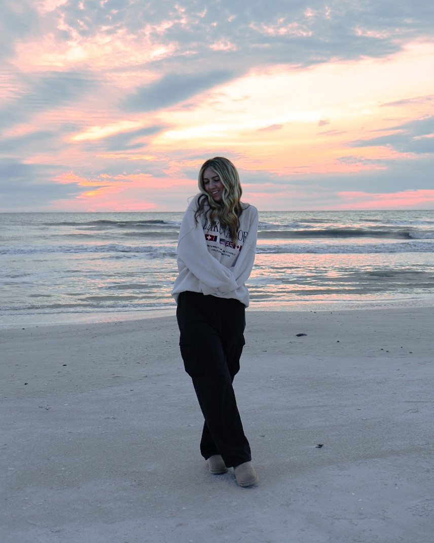 comfy cozy on the beach🖤 these pants from Amazon are so cozy for these florida winters!! Sweatshirt is from Abercrombie a few years ago, linked a similar one they have now!

#LTKSeasonal #LTKFitness #LTKFindsUnder50