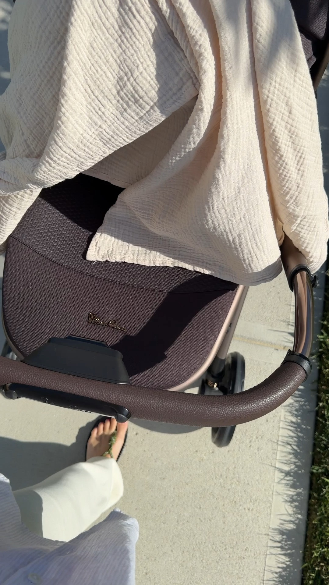 SIZE: med in top & pants (sized up for pregnancy/postpartum), shoes run tts. #kathleenpost

Postpartum outfit, newborn baby phase

#LTKBaby #LTKmomlife #LTKSeasonal