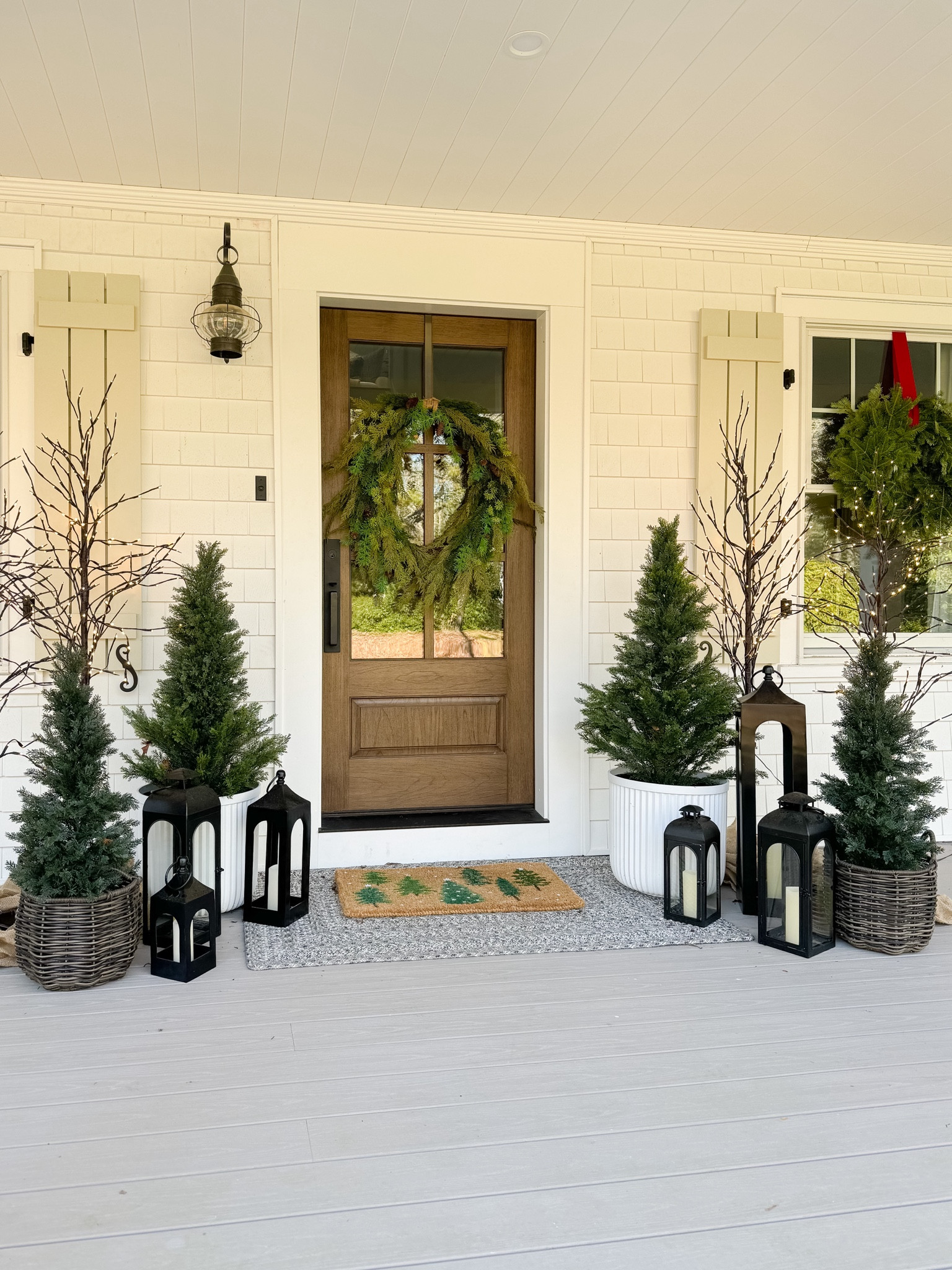 Holiday Front Porch

Holiday front porch  Christmas front porch  Seasonal front porch  Holiday home decor  Seasonal home decor  Neutral home decor  Flocked Christmas tree

#LTKHome #LTKHoliday #LTKSaleAlert