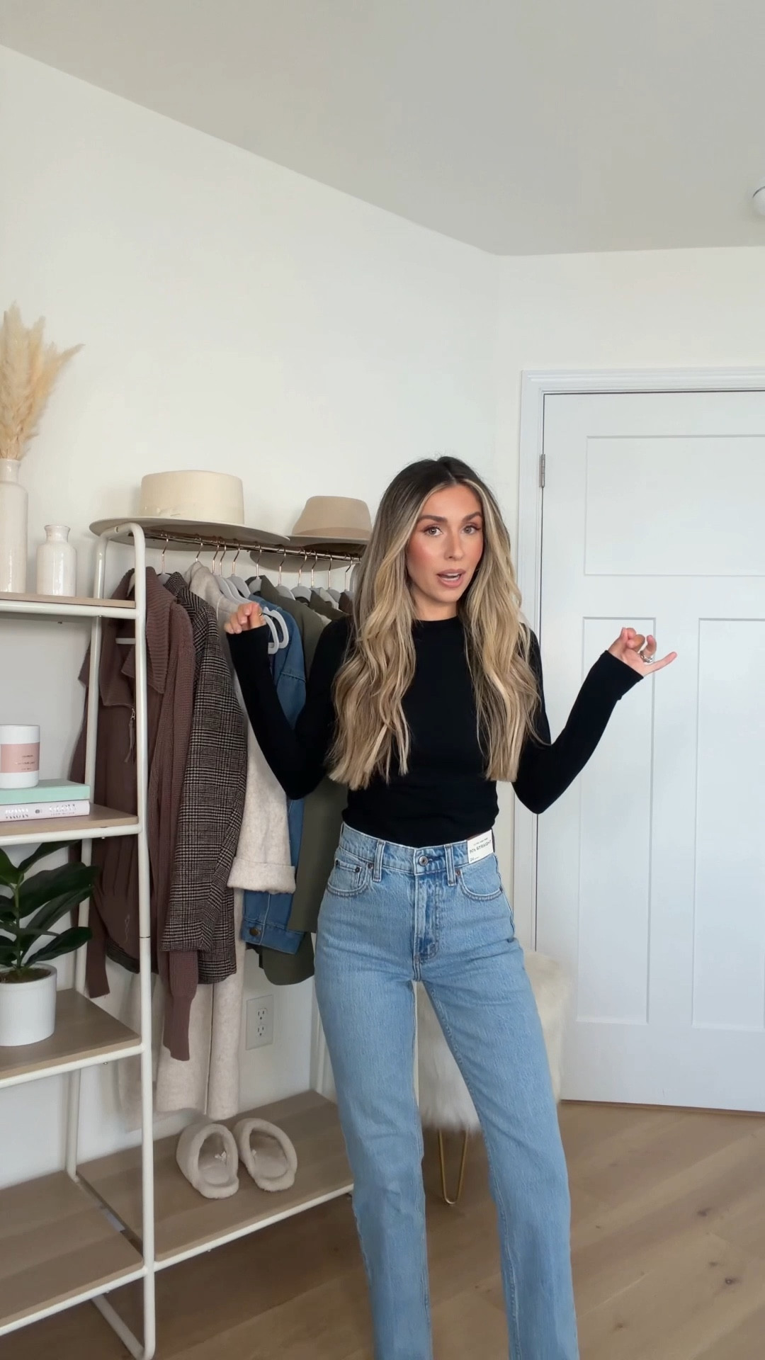 Abercrombie ultra high rise 90s straight jeans — I’m 5’2 wearing a 24 short 

#LTKgrwm #LTKootd #LTKPetite