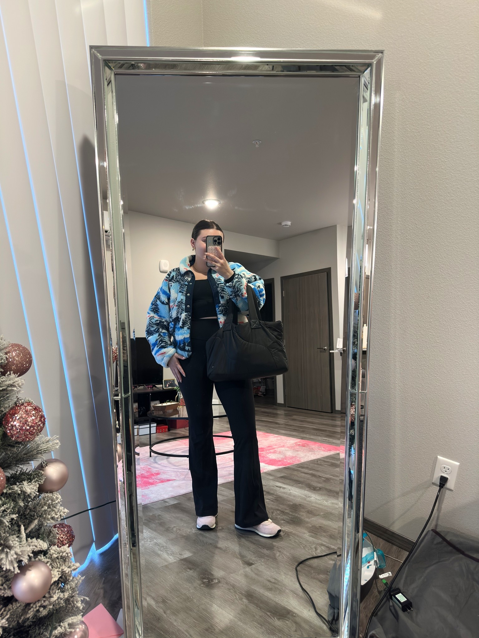 Comfy winter outfit idea! Loved this for the gym and therapy 🥲

I’m wearing a M jacket and top, size 8 leggings and size 9 sneakers

#LTKfitnessgoals #LTKootd #LTKdayinmylife