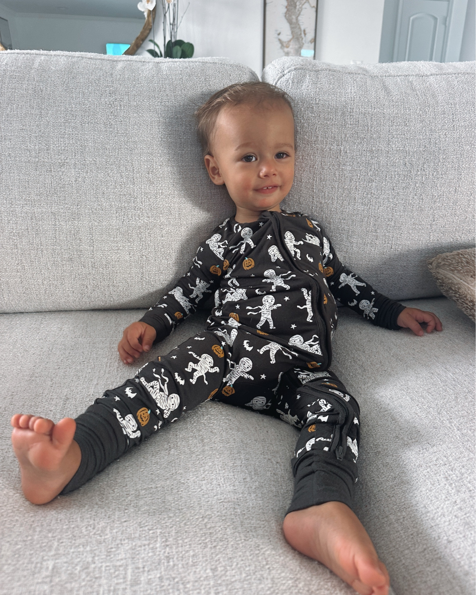 The CUTEST & SOFTEST jammies for halloweeeen babies!! Just so in love with these prints! Ziggy’s glows in the dark and he thinks it’s so cool! Haha 

#LTKKids #LTKBaby #LTKFindsUnder50