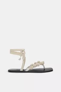 Flat crochet flower sandals | PULL and BEAR UK