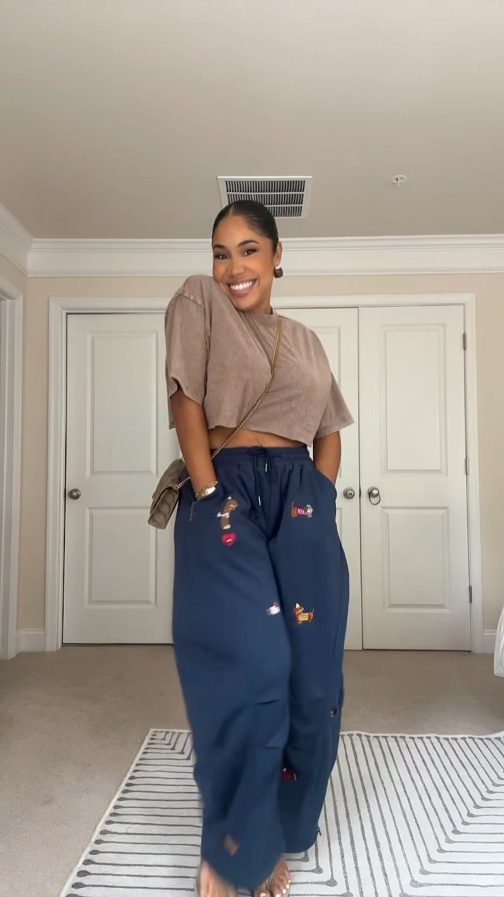 Weiner dog sweatpants? Hell yea I love the way this outfit came together and aside from the shoes, it was s0o0o comfy! Pants and top are from Amazon! #grwm #grwmroutine #ootd #outfit
#falloutfits

#LTKStyleTip #LTKShoeCrush #LTKFallSale