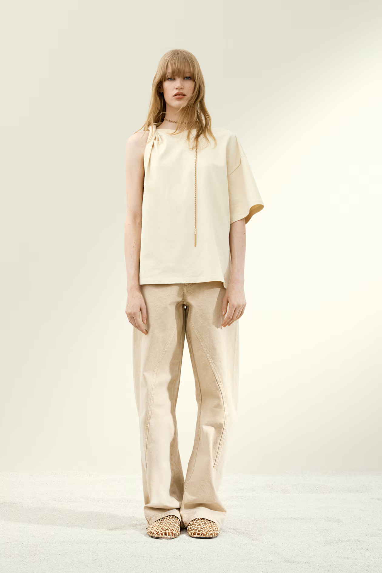 Asymmetric T-Shirt - Light beige - Ladies | H&M US | H&M (US + CA)