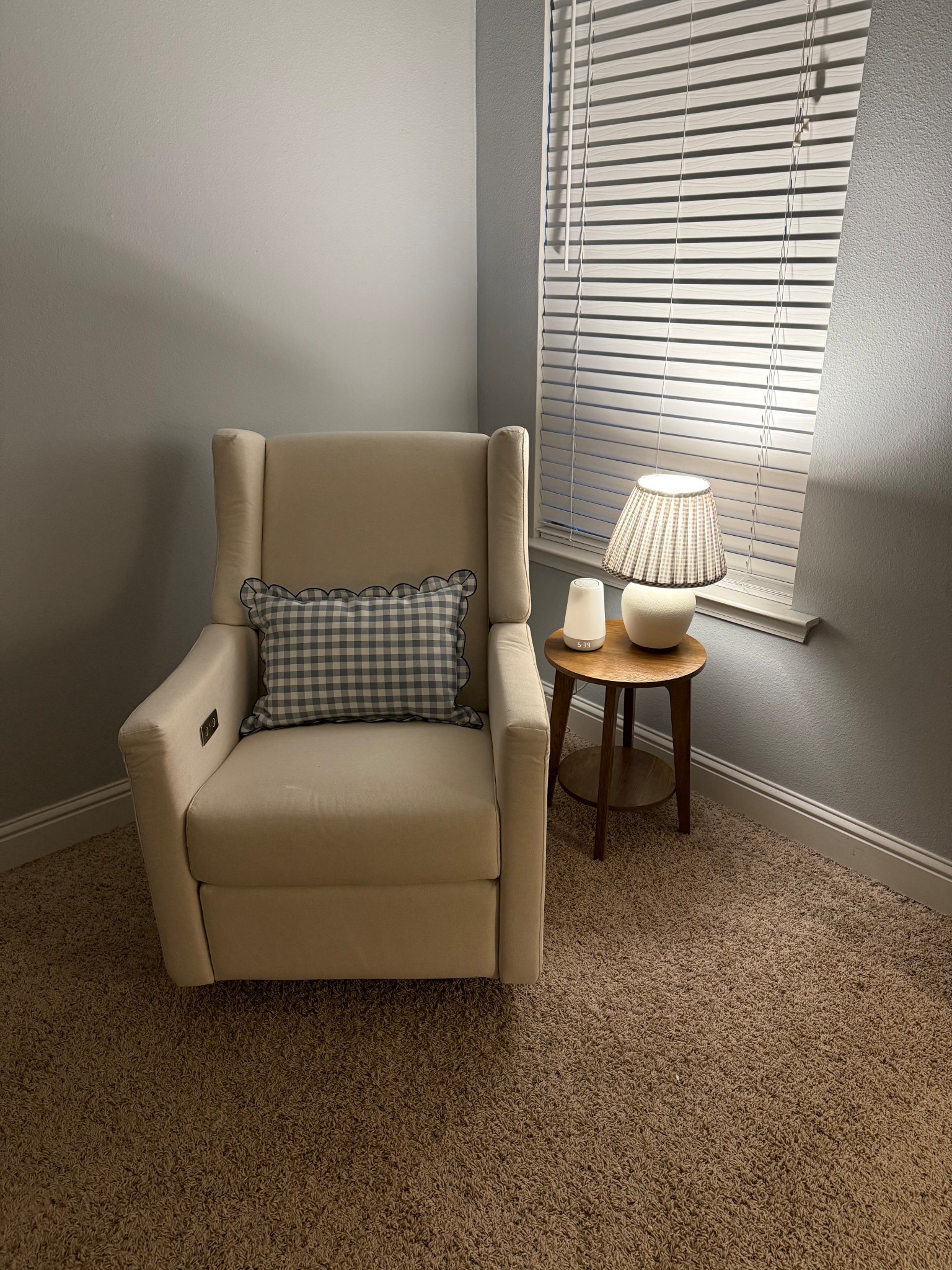 Little nursery sneak peek🩵🤍👶🏻

#LTKHome #LTKBaby #LTKKids