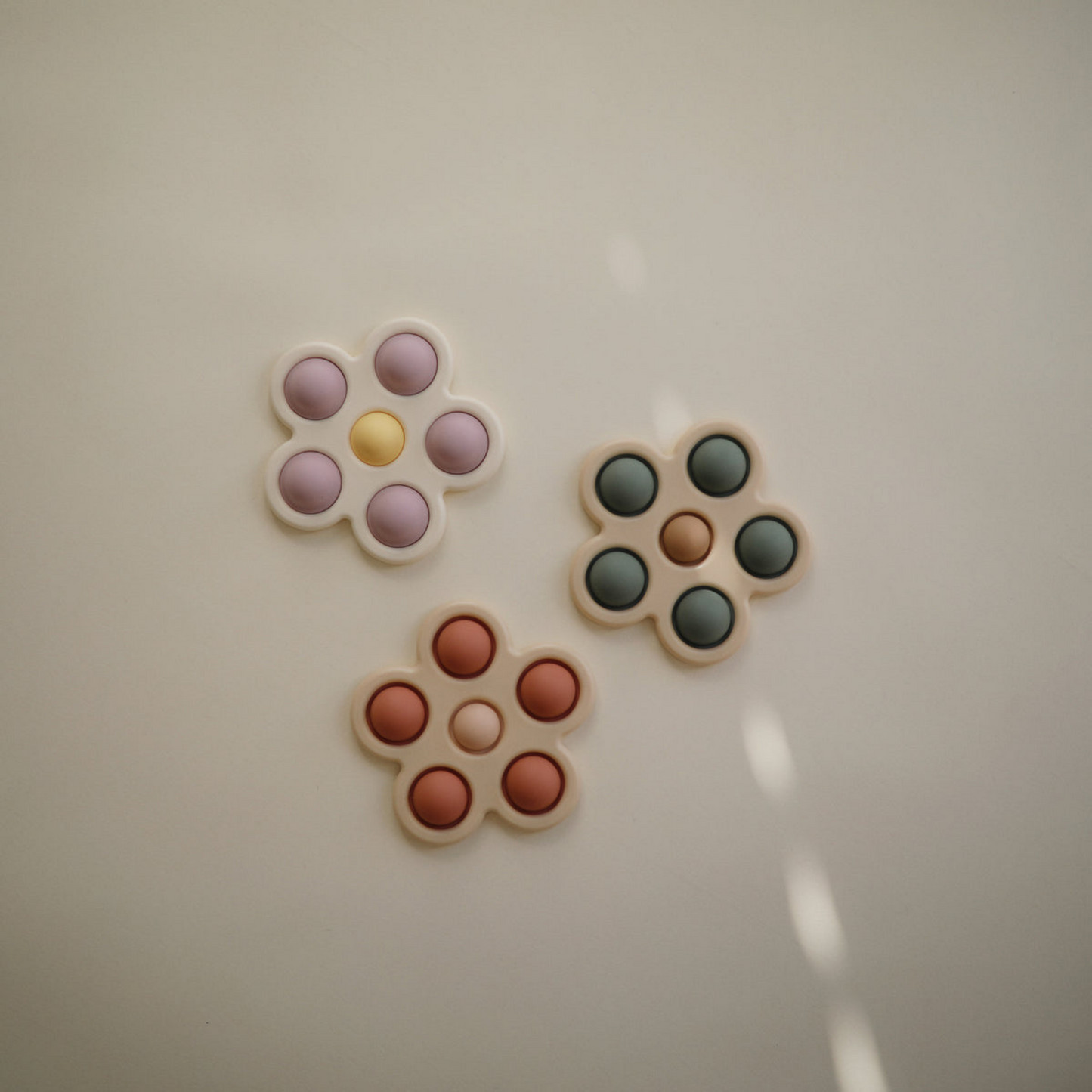 Flower Press Toy, Dried Thyme/Natural/Shifting Sand | SpearmintLOVE