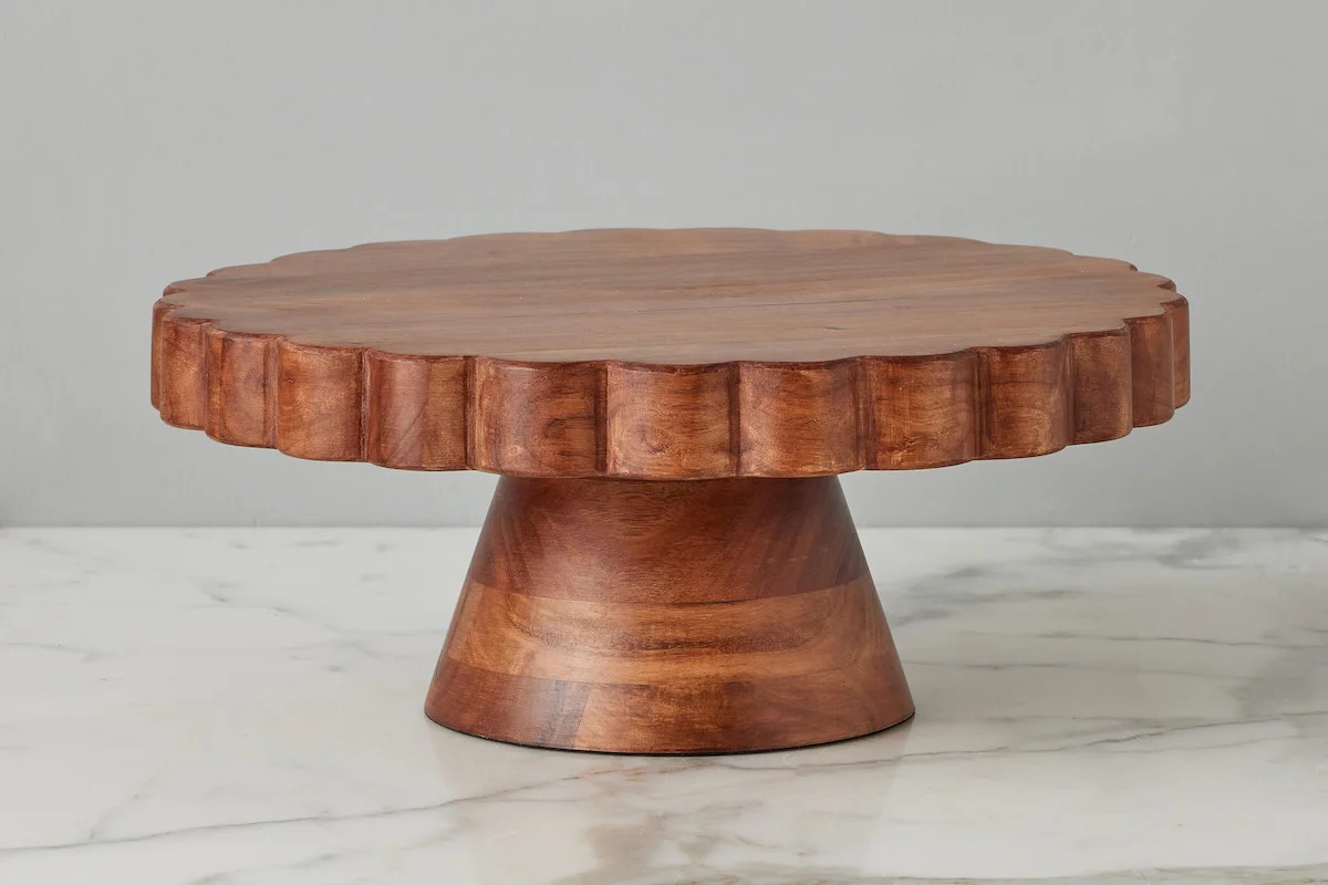 Natural Scalloped Cake Stand | etúHOME