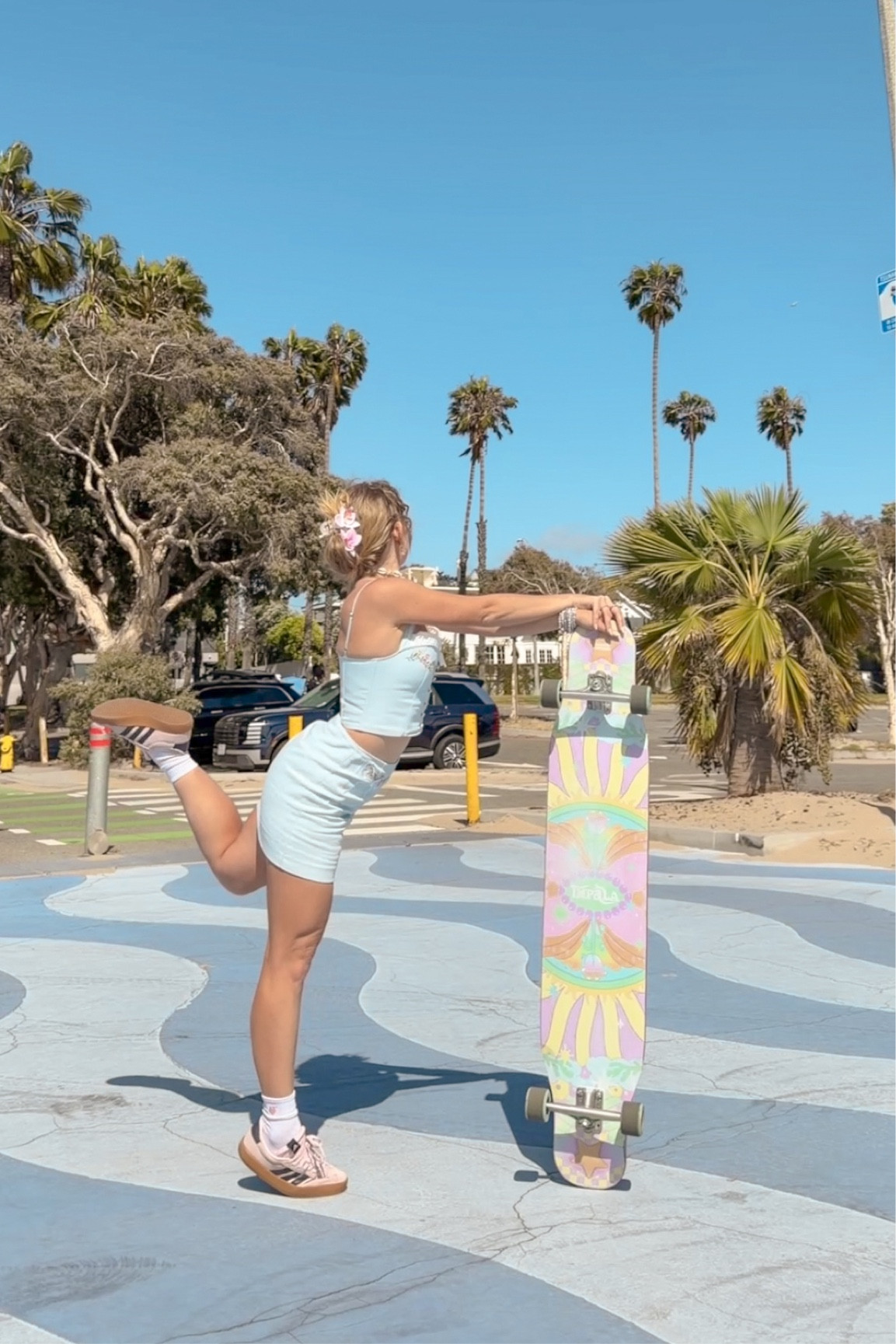sundays are for skating on the venice beach boardwalk 🛹🌞✨ it’s been a minute since i practiced my longboard dancing, but here’s to progress, not perfection! i wanted to challenge myself and try to do some dance moves while skating the boardwalk. even though that was a wack peter pan, at least i finally did it outside of the parking lot 😜💅🏻💕 how are you moving your body today?



#longboarddancing #skatergirl #venicebeachboardwalk #longboarder #longboardgirlscrew 

#LTKootd #LTKActive #LTKselfcare