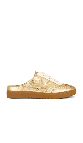 Dolce Vita Notice Slide in Metallic Gold. - size 7 | Revolve Clothing (Global)