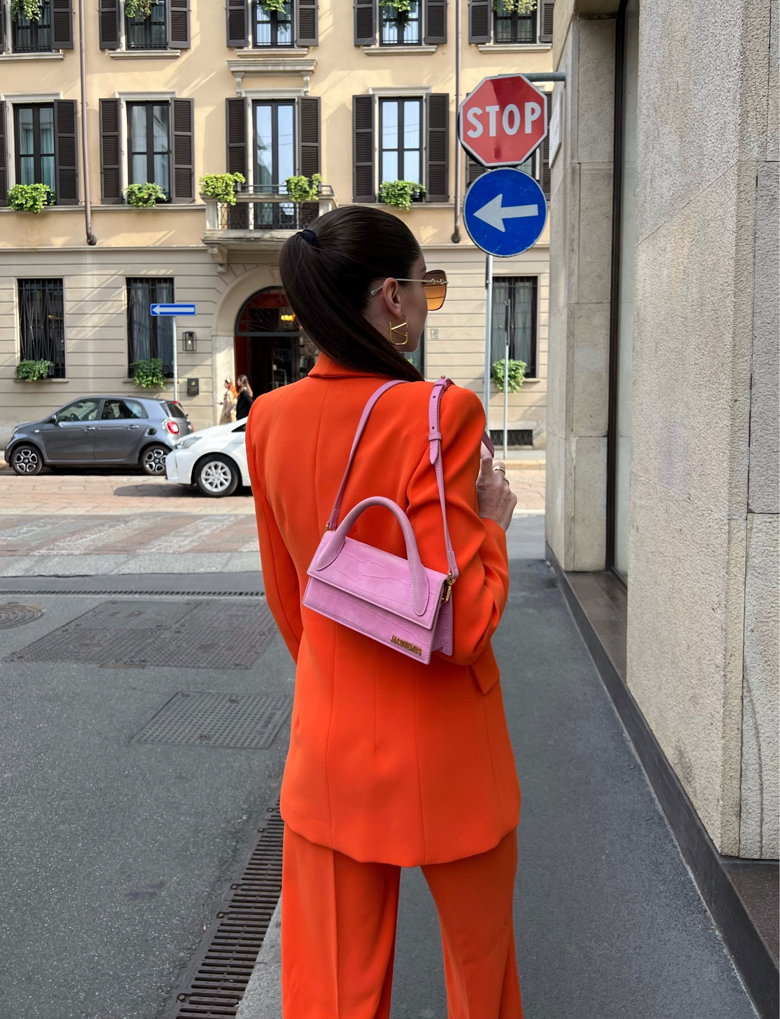 Le Chiquito Long Croc Effect Shoulder Bag in Pink - Jacquemus