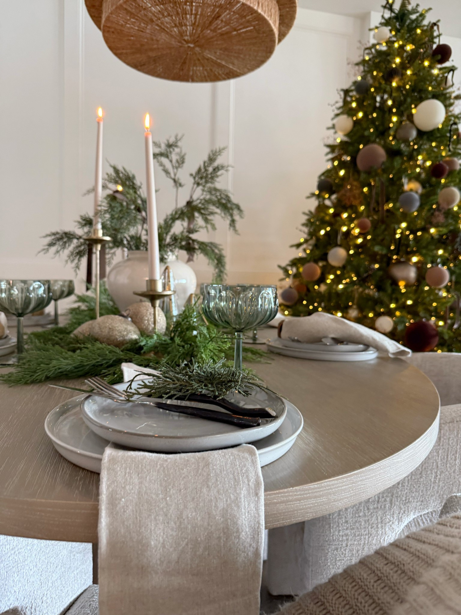 Holiday tablescape, table setting, Christmas decor, holiday decor, cozy home, dining room, Christmas table setting, Christmas tree 

#LTKHoliday