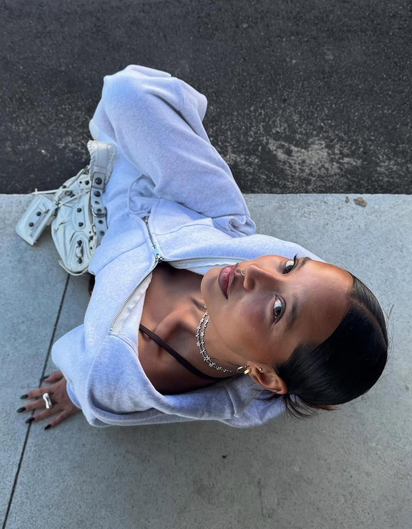 Oversize zip-up hoodie - Sweatshirts and hoodies - Women | Bershka GB