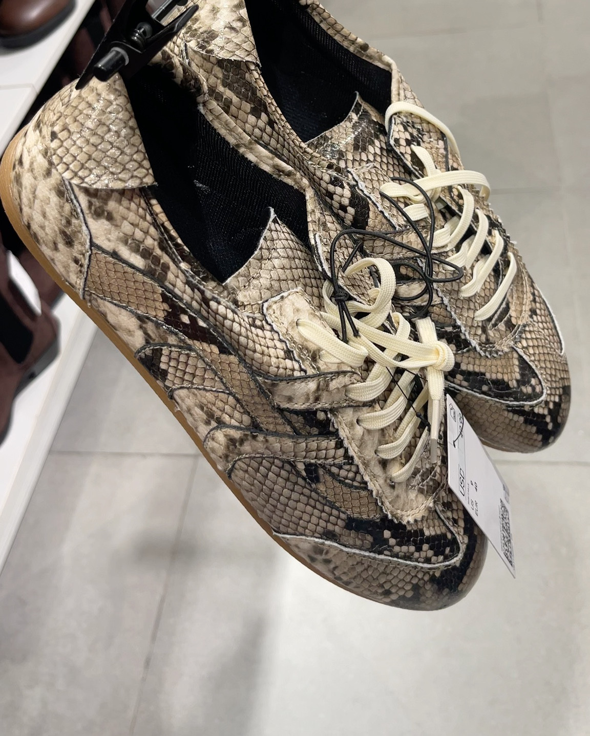 Even better in person 🤌🏽

#LTKFindsUnder50 #LTKFindsUnder100 #LTKShoeCrush