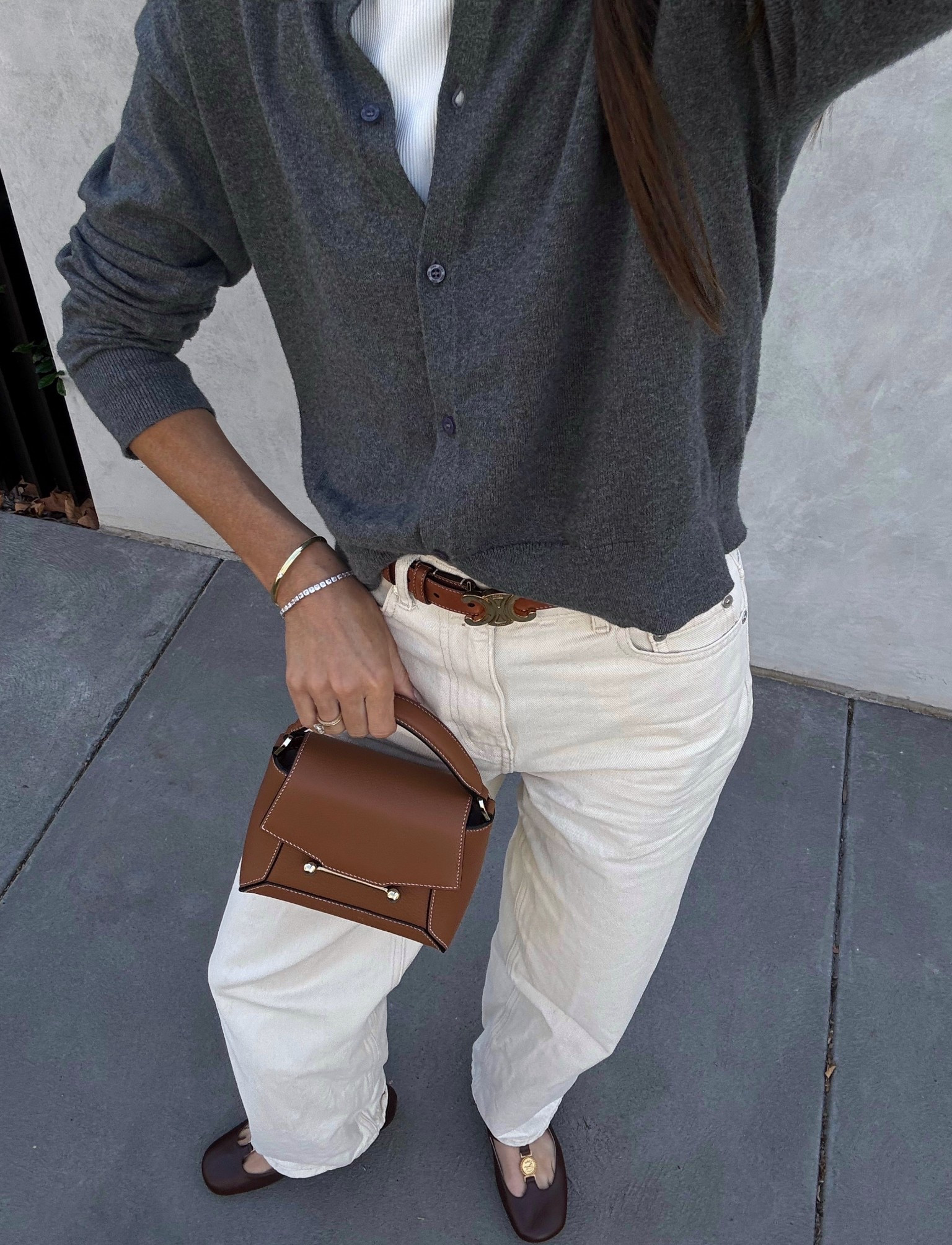 Finally got myself a cognac bag! It is the PERFECT size!
Cardigan is ORTC in a size S

#LTKbag #LTKaustralia #LTKjeans