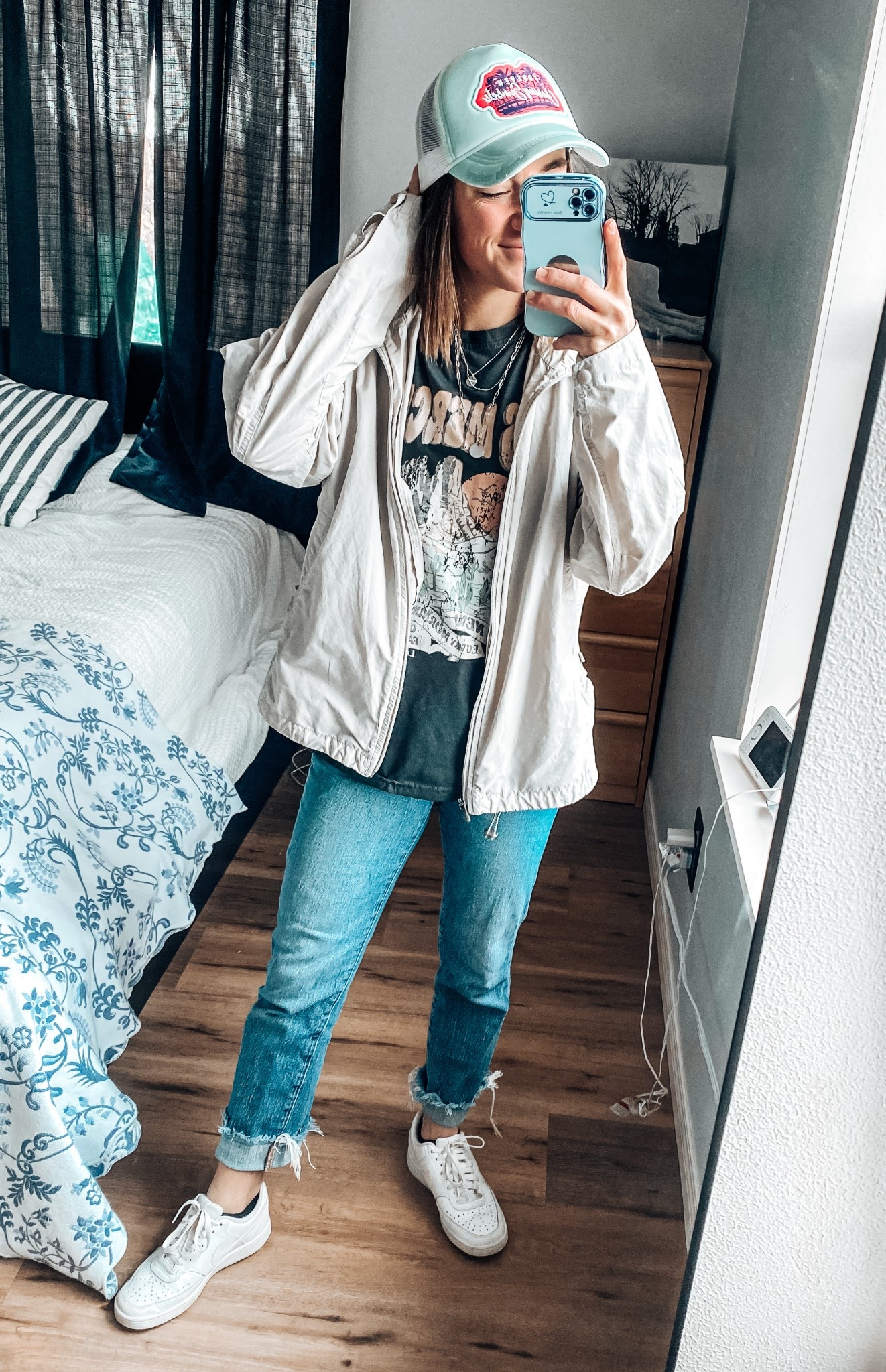 Casual
Spring style 
Baseball cap outfit 
Women’s spring outfit 
Windbreaker 
Windbreaker outfit 
Errands outfit 
Mom outfit
Casual mom outfitt

#LTKStyleTip