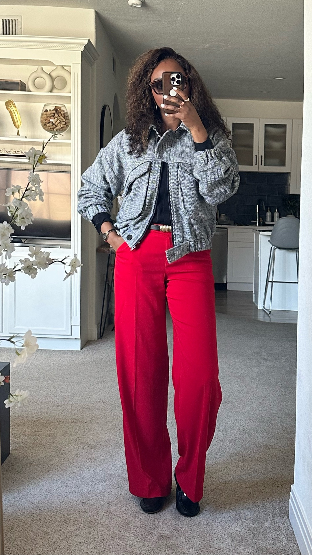 Workwear… but make it cool 

Keeping the base clean, structured, and timeless—then adding a jacket that brings just the right amount of edge. Because showing up to the office doesn’t mean leaving your style behind.

Balance, confidence, and a little attitude… that’s the real dress code.

#LTKgrwm #LTKTall #LTKWorkwear